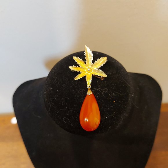 Vintage Sarah Coventry Pineapple Brooch - Picture 1 of 8